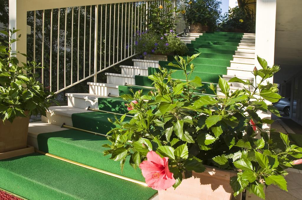 Hotel Donatello Cesenatico Esterno foto